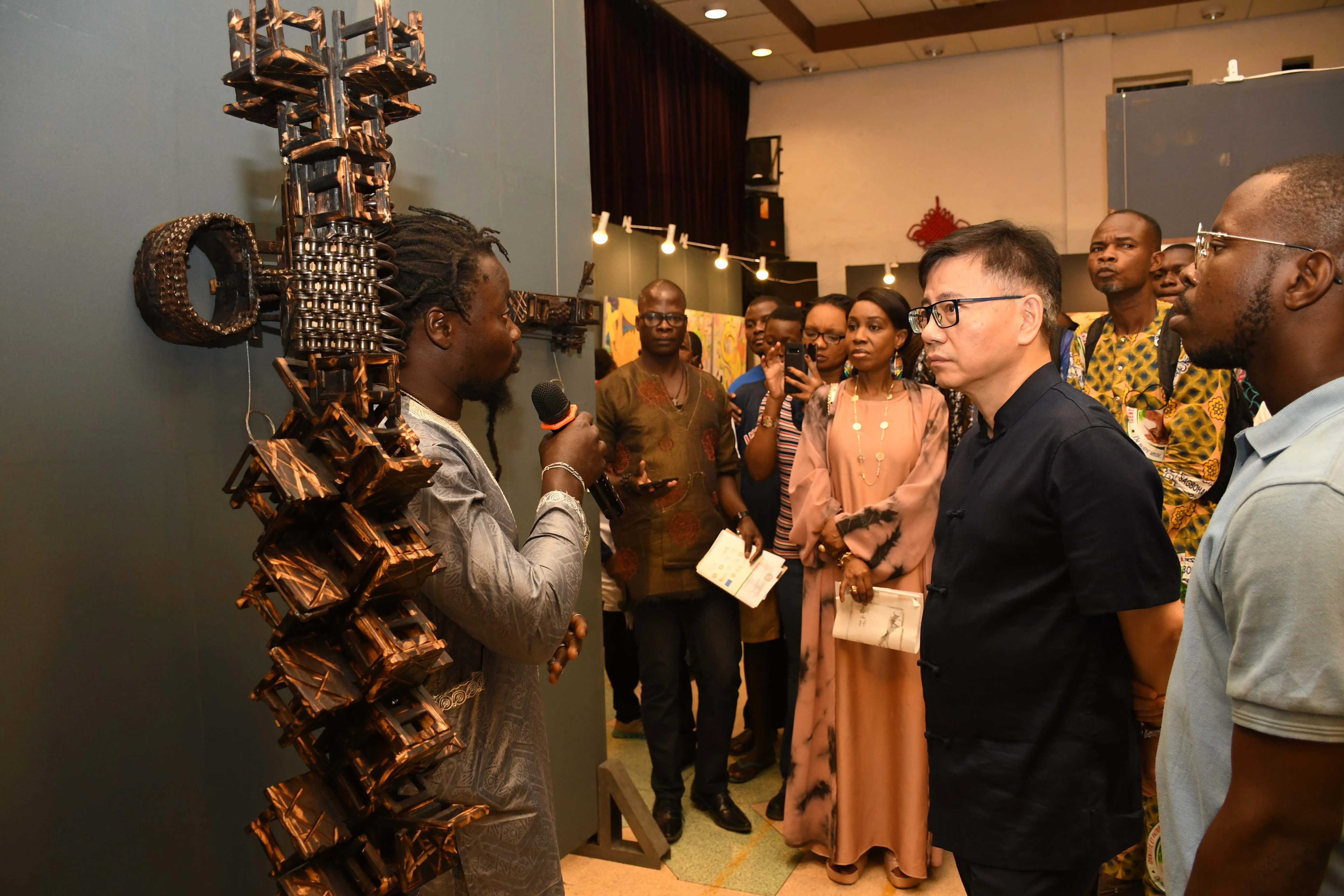 Exposition d’échange des jeunes artistes chinois et béninois