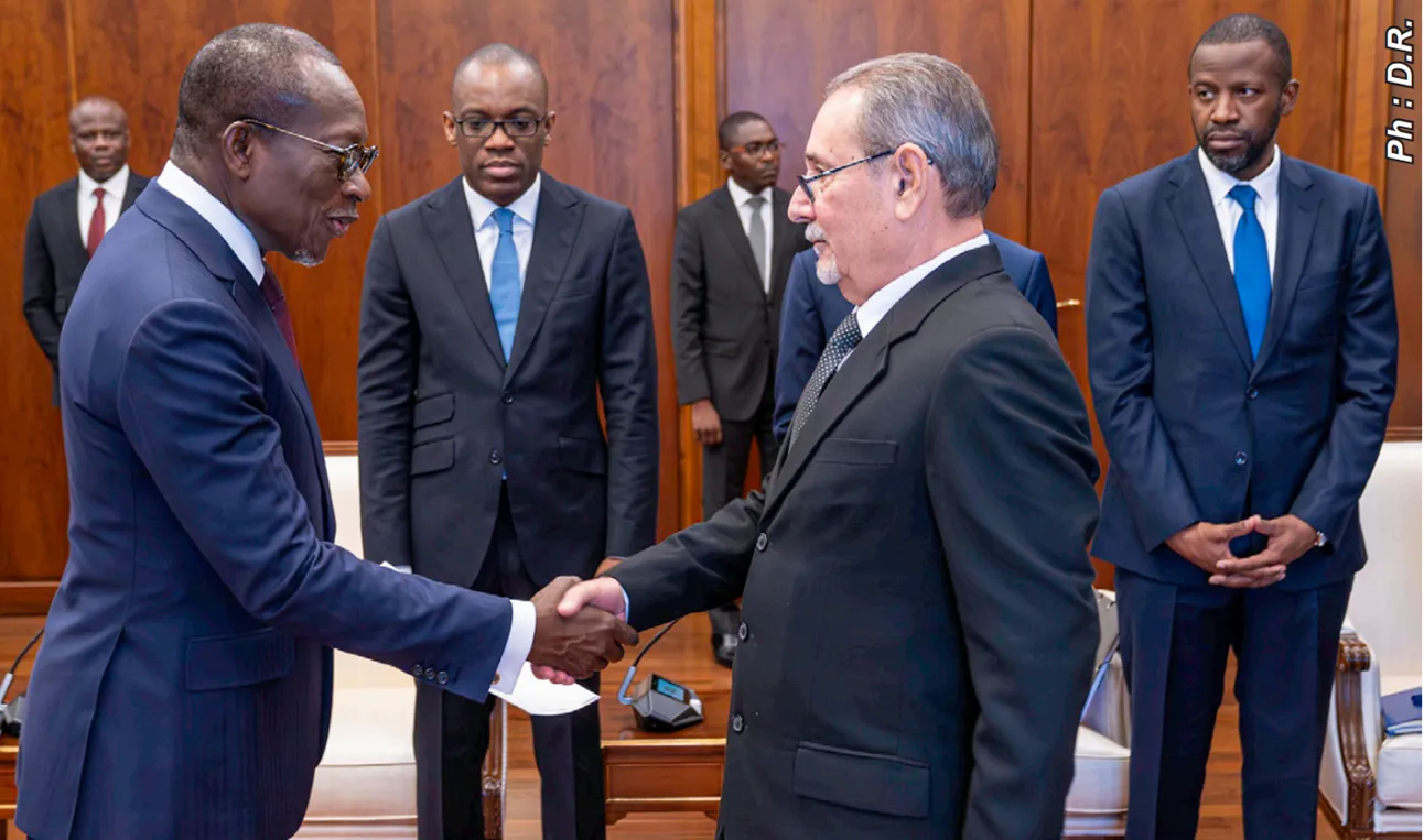 Les nouveaux diplomates présentent divers parcours  professionnels avec des expériences qu’ils mettront au  service des relations entre leurs pays respectifs et le Bénin
