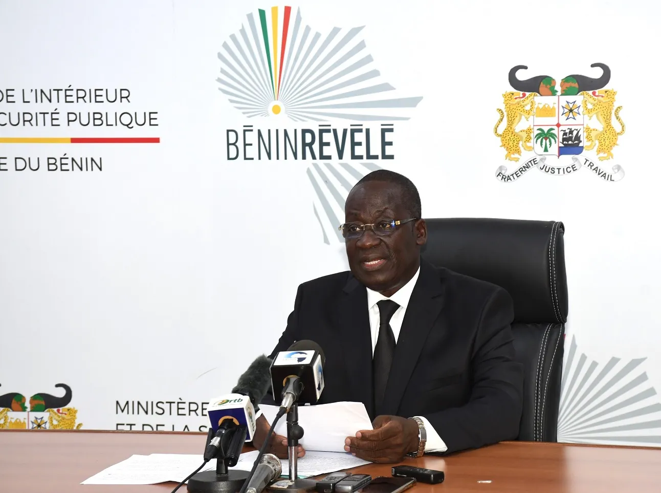 Cette journée a pour vocation de célébrer le courage et la persévérance des personnes qui sont dans l’obligation de fuir leurs pays d’origine ou de résidence pour  se rendre dans un autre pays afin d’avoir la vie sauve