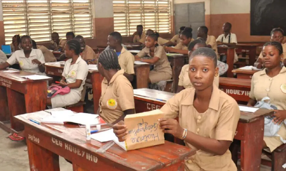 Le gouvernement a pris des mesures hardies pour redynamiser le secteur de l'éducation en général et celui du sous-secteur des enseignements maternel et primaire, particulièrement