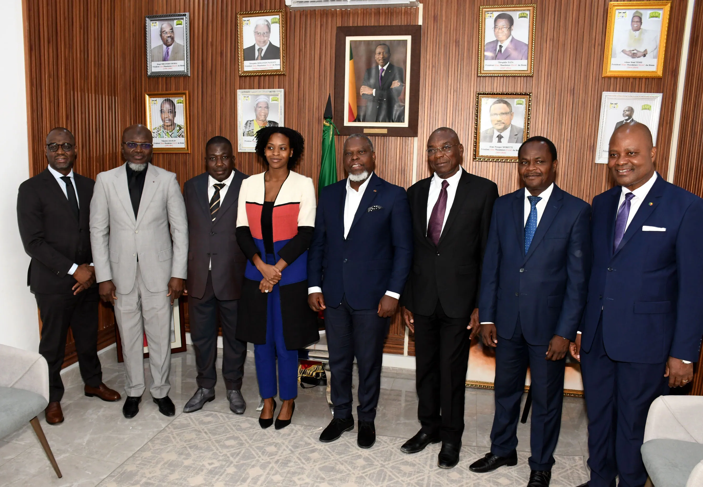 Comme l'exige la pratique diplomatique et républicaine, les nouveaux ambassadeurs ont ...bénéficié des conseils avisés du président de la Haac pour  la bonne conduite de leur mission