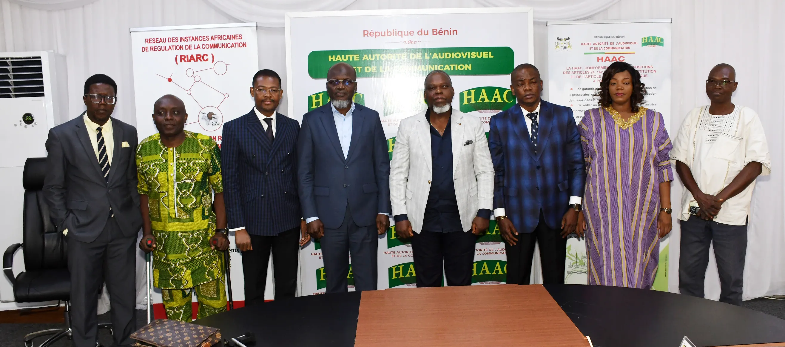 Huit promoteurs sont sommés de se conformer aux engagements pris, sous peine de perdre leurs fréquences