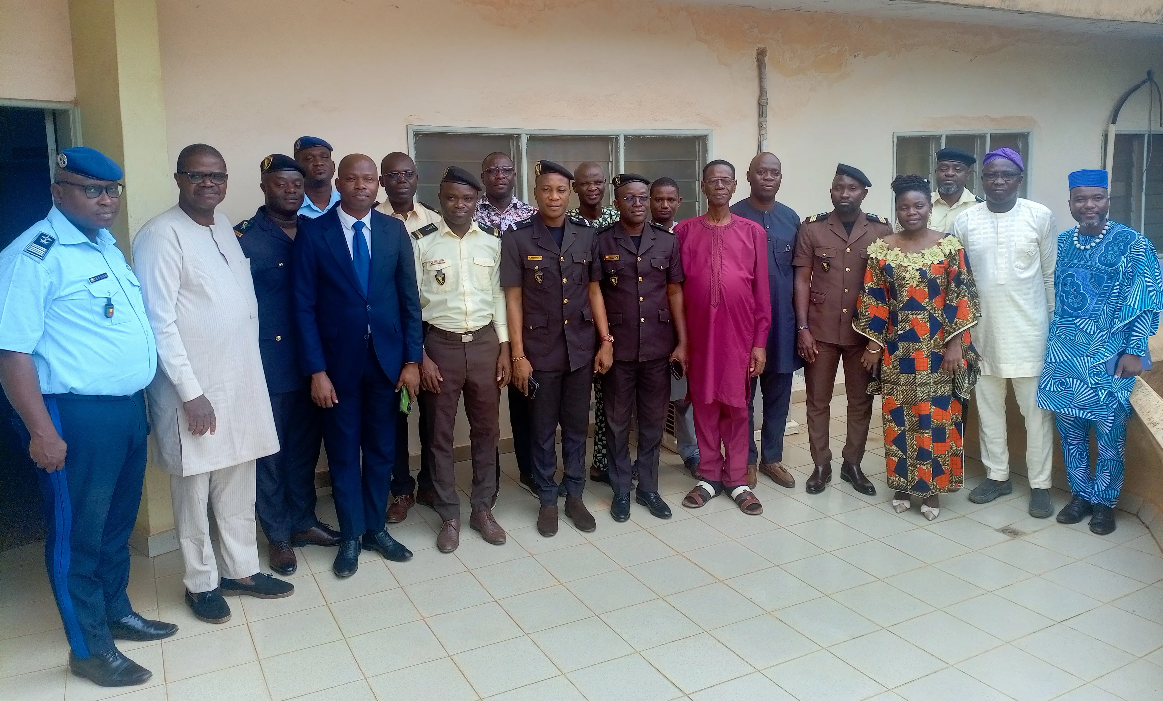 Approfondir les connaissances des agents de la Douane et de la Police républicaine