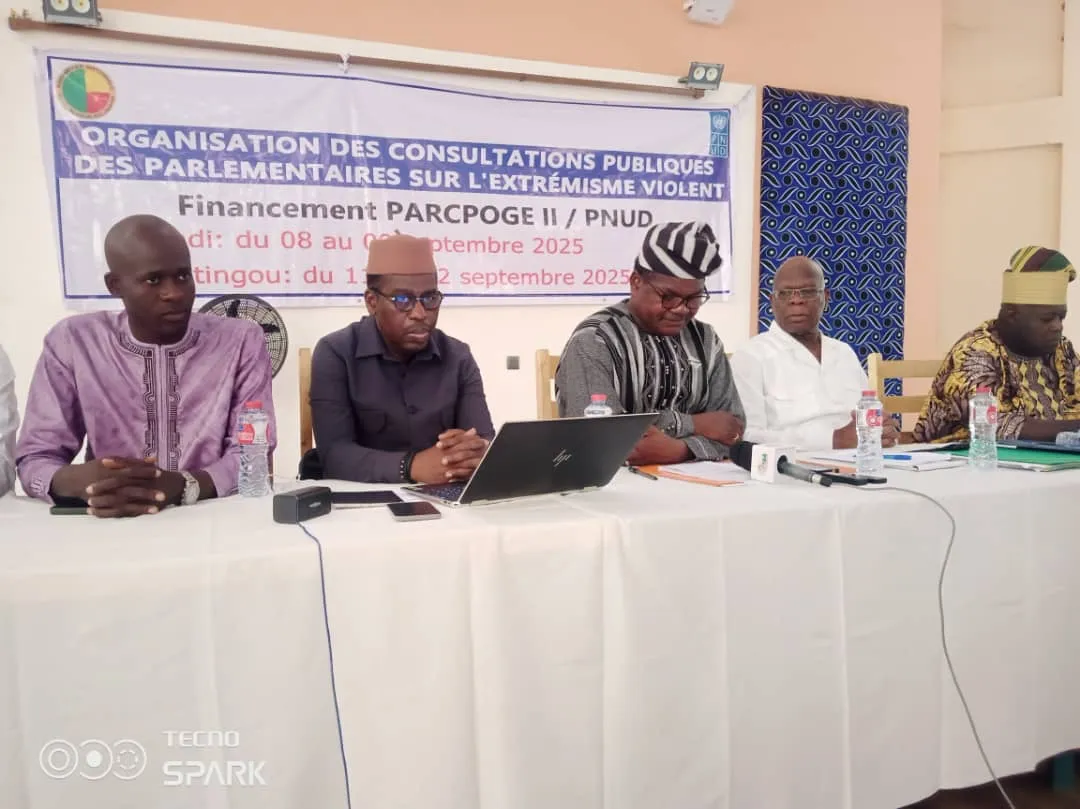 Après l’étape de Kandi dans l’Alibori, cette séance a permis aux députés des trois grands partis représentés à l’Assemblée nationale – UP le Renouveau, Bloc républicain et Les Démocrates – de s’imprégner des réalités sécuritaires