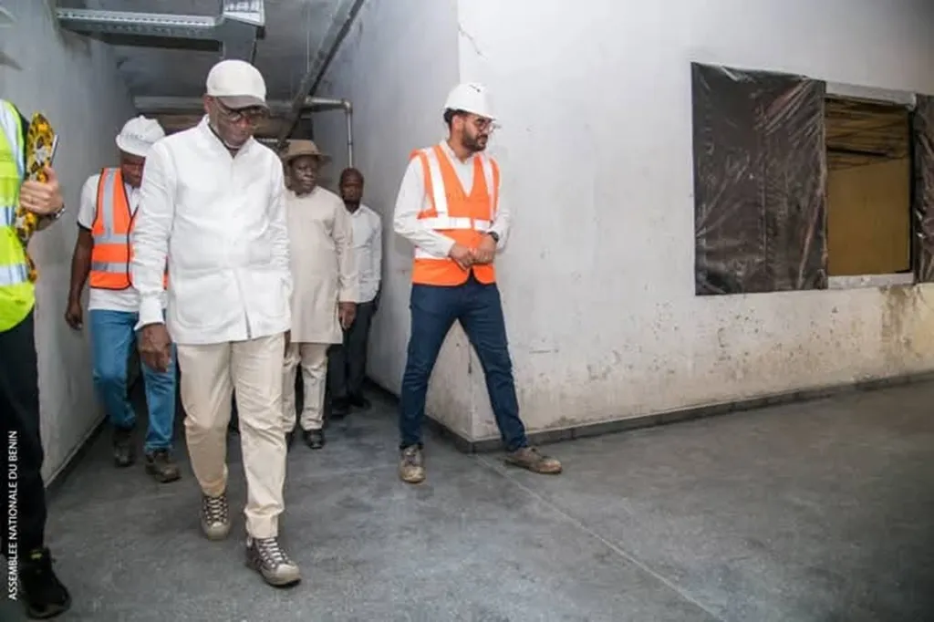 Le chef de l’État sur le chantier de l’Assemblée nationale