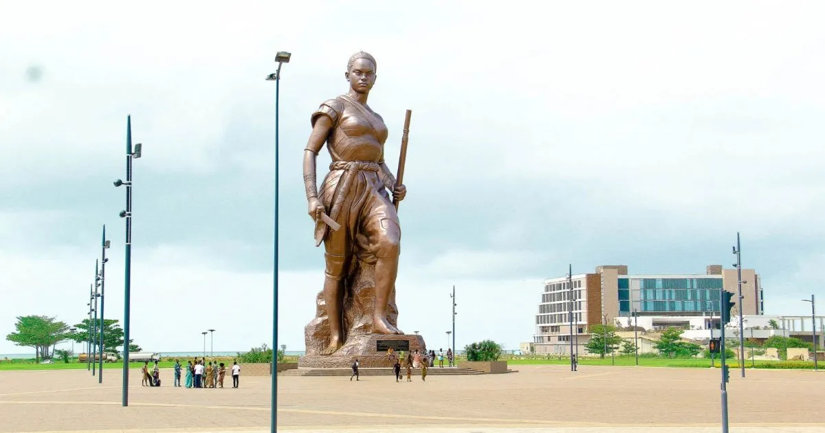 Dans cette atmosphère de retour au calme, le président Patrice Talon s’est offert, en soirée, une promenade sur le boulevard de la Marina