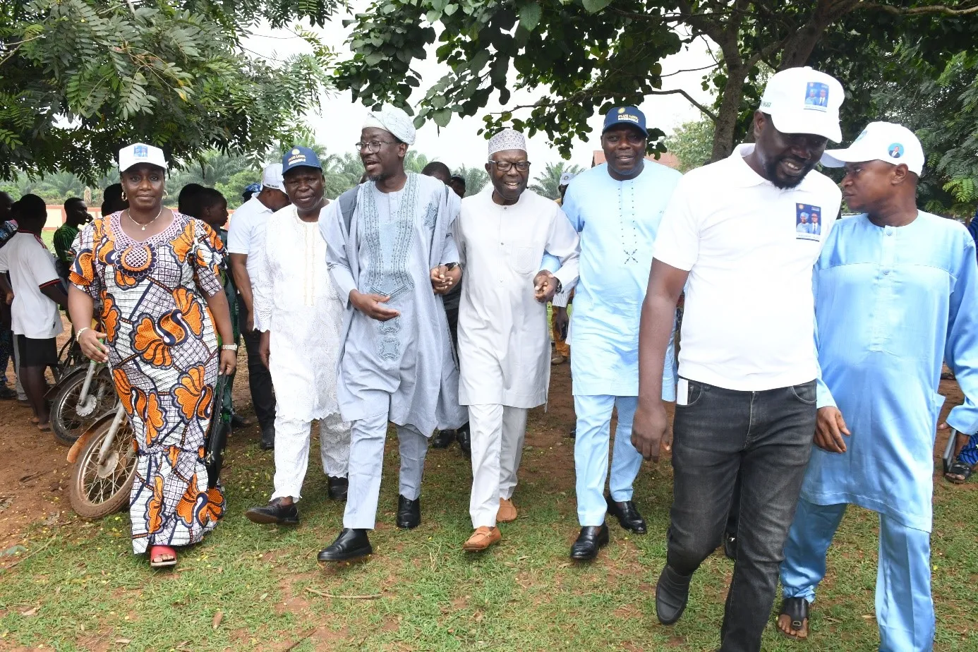 Les équipes se relaient pour poursuivre la sensibilisation dans  les villages non encore visités