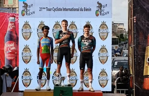 Sprint final et maîtrise tactique pour Oscar Schempp qui remporte le Grand Prix 2026 à Cotonou