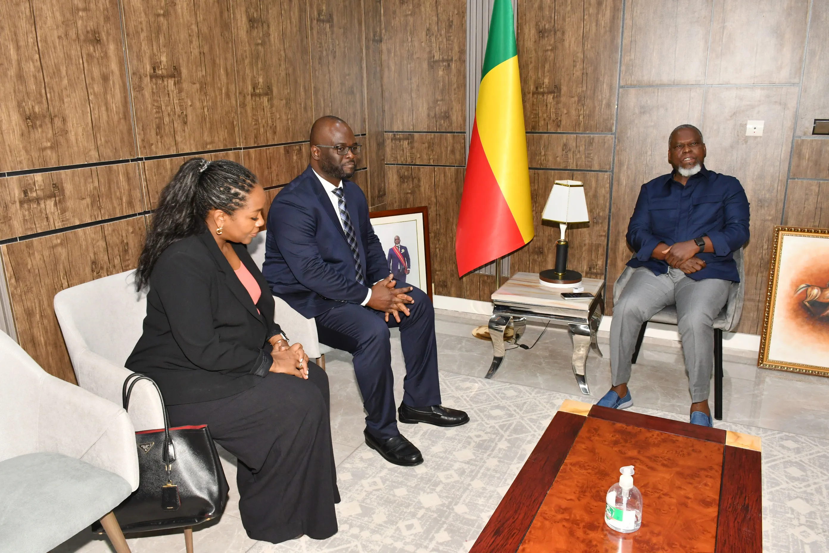 Le directeur général de Canal+ Afrique francophone au  cabinet du président de la Haac