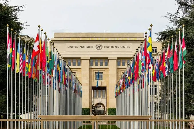 Légende : Refonder la légitimité des institutions internationales autour de principes plus justes et plus équitables