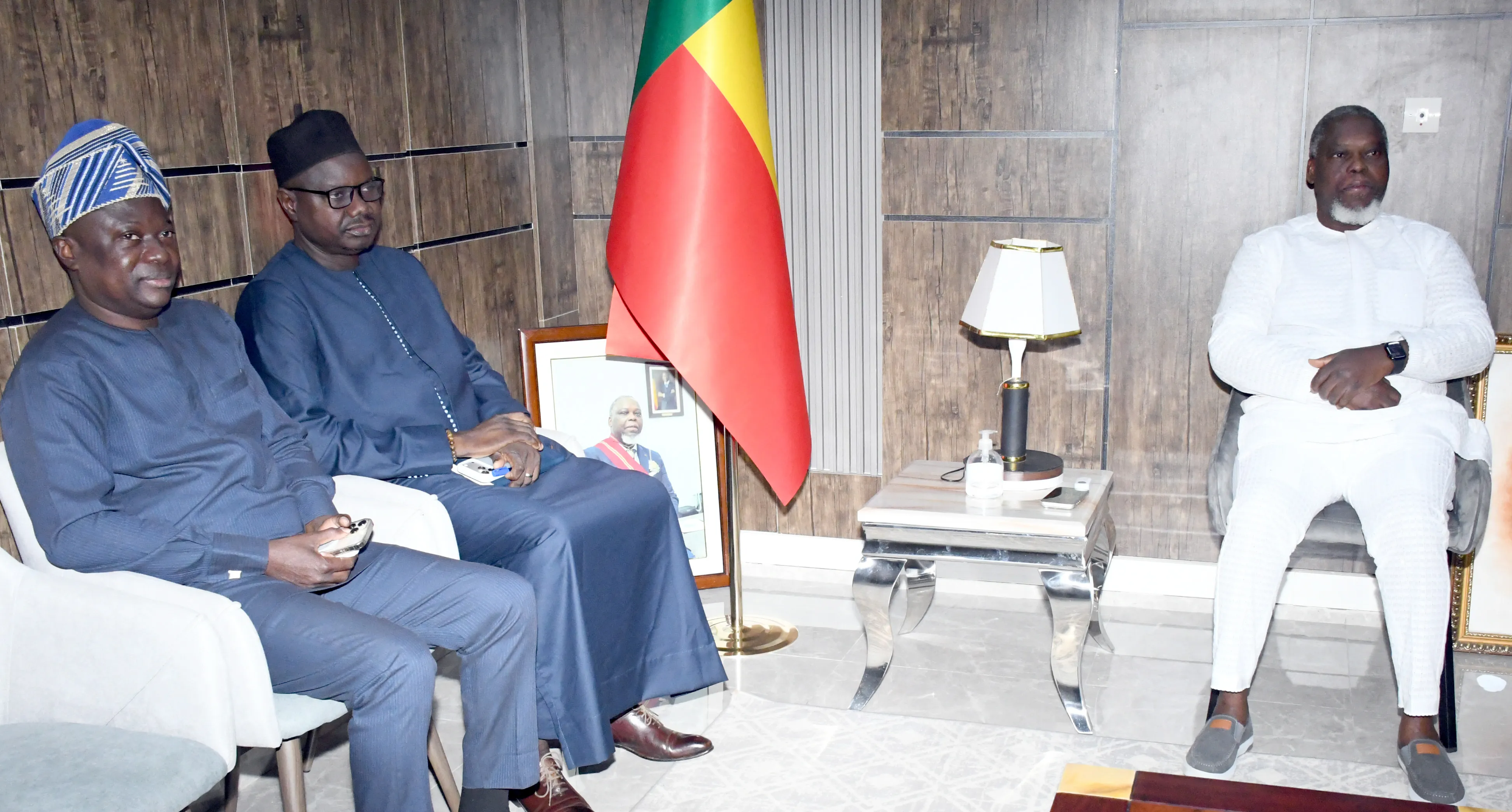 Le président de la Haac, Edouard Loko échange avec le président de la Cbdh, le professeur Abou-Bakari Imorou